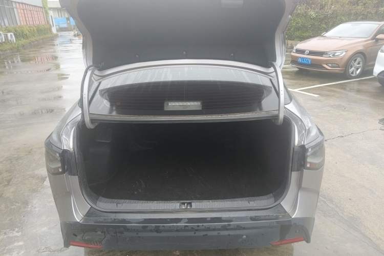 Used Toyota bZ3 2024 517 km Elite PRO Trunk