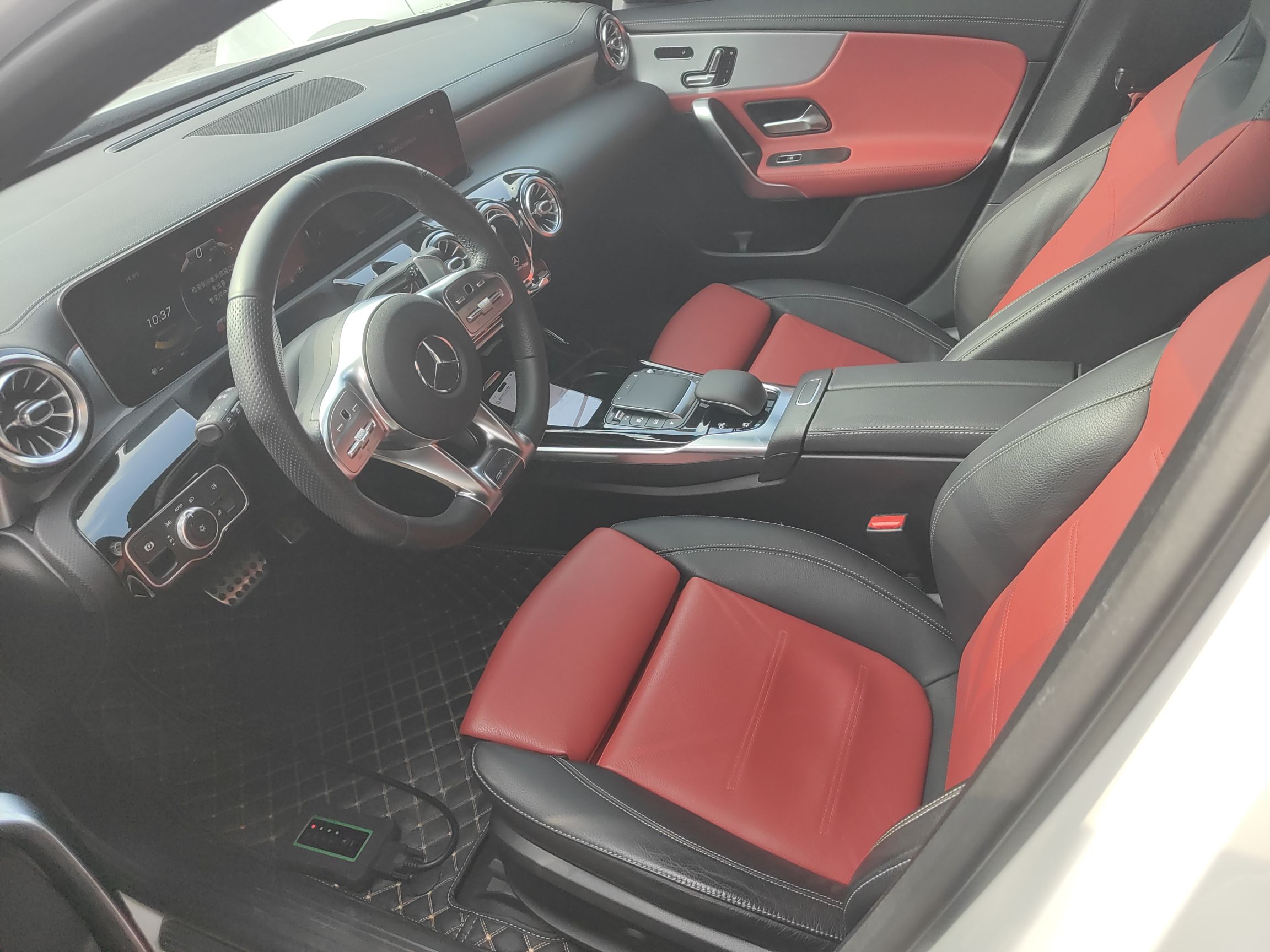 Переднее сиденье в автомобиле