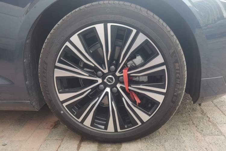 Used Volvo S60 2025 B4 Zhiyuan Luxury Edition
