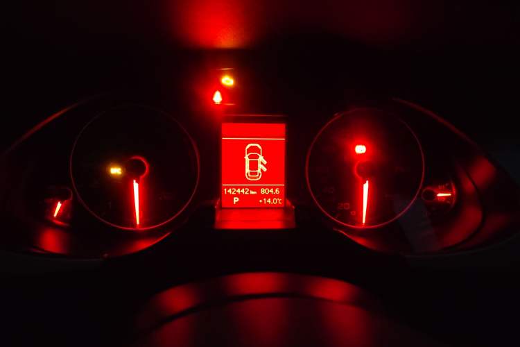 Used Audi A4L 2012 2.0 TFSI automatic Comfort trim level