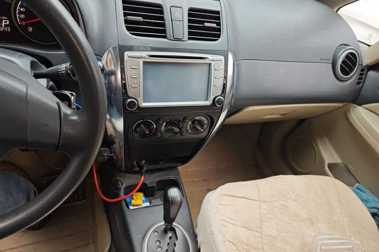 Used Suzuki SX4 S-Cross 2012 1.6L Automatic Comfort Edition Audio And AC Panel