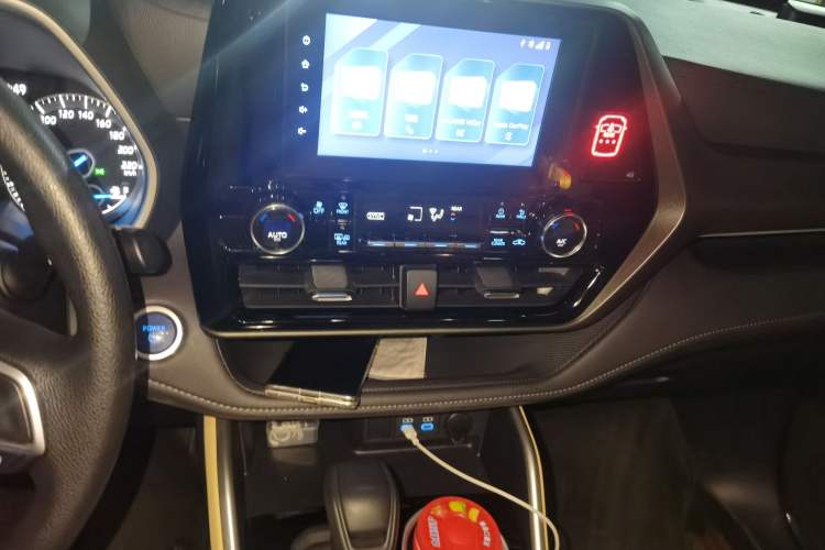 Used Toyota Highlander 2022 Dual-Engine 2.5L Two-Wheel Drive Elite Edition 5 Seats