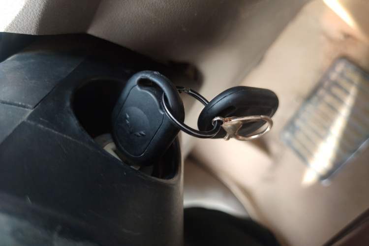 Used Wuling Hongguang 2014 1.2L Standard Model China IV