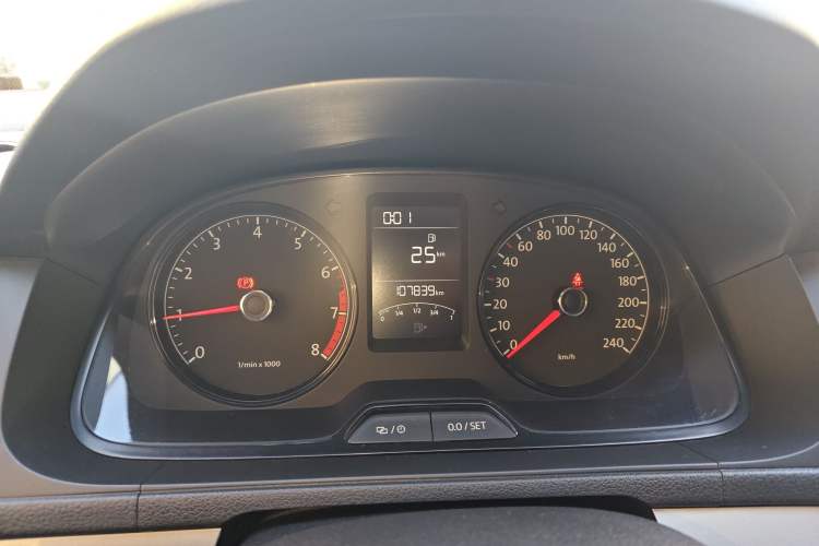 Used Volkswagen Lavida 2013 Revised Classic 1.6L Manual Fashion Edition
