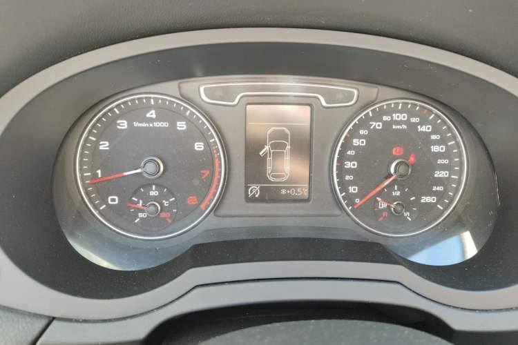 Used Audi Q3 2015 30 TFSI Comfort Model