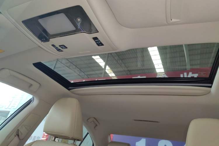 Used Lexus ES 2015 300h Comfort Edition
