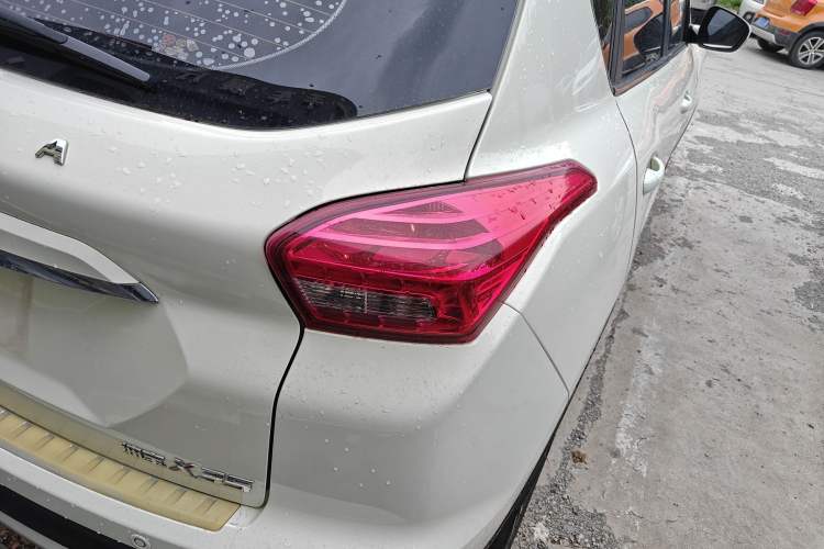 Used BAIC Senova X35 2016 1.5L Manual Luxury Edition Right Rear Taillight