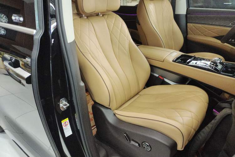 Used Denza D9 2024 DM-i 980 Four-Wheel Drive Prestige Model