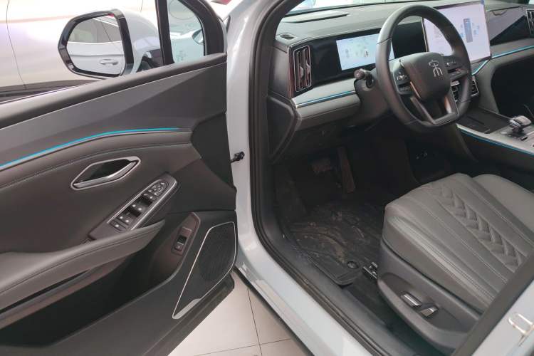 Used BYD Song L DM-i 2025 Intelligent Driving Version 160 km Beyond-Range Type
