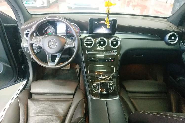 Used Mercedes-Benz GLC 2017 GLC 260 4MATIC Dynamic Edition
