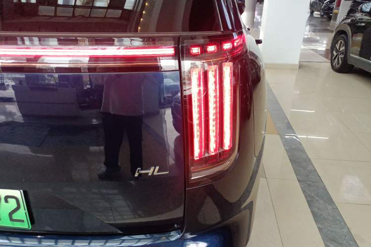 Used Hyptec HL 2025 700 Ultra Six-Seater All-Wheel-Drive LiDAR Version Right Rear Taillight