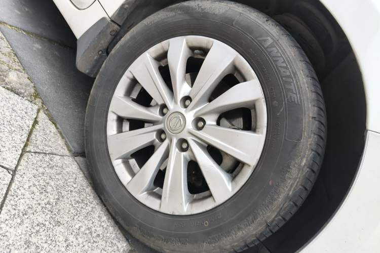 Used Nissan Teana 2016 Revised Version 2.0L XL Comfort Edition Right Front Wheel Hub