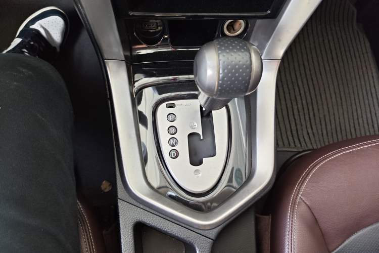 Used Venucia T70X 2016 2.0L CVT SmartFun Sport Edition