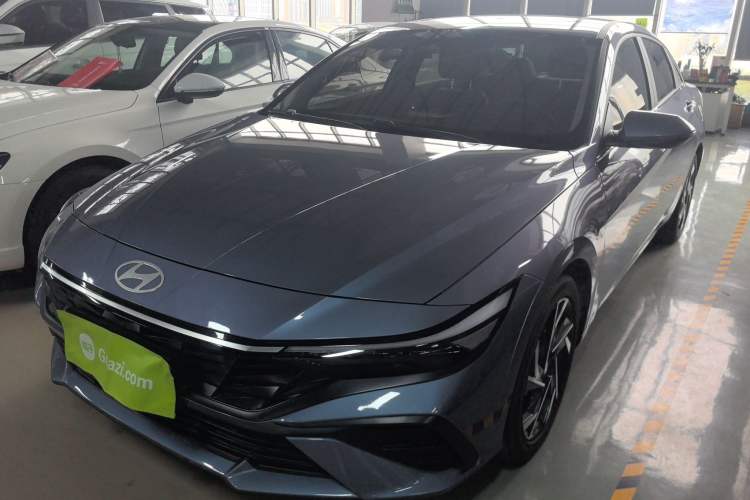 Used Hyundai Elantra 2023 1.5L CVT LUX Prestige Edition