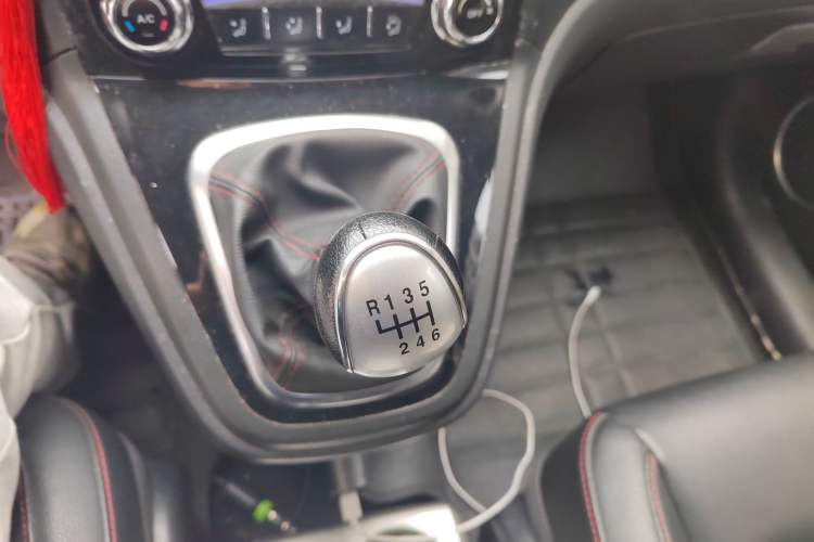 Used Haval H6 2016 Upgraded Model 1.5T Manual Two-Wheel Drive Urban Version
