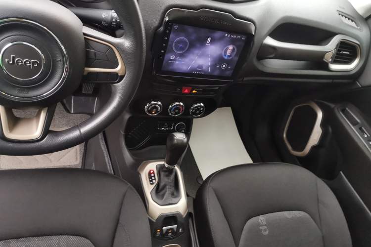 Used Jeep Renegade 2017 180T Automatic High-Energy Version