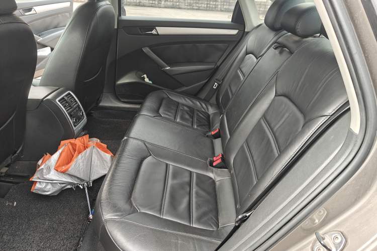 Used Volkswagen Passat 2011 1.8TSI Automatic Prestige Edition Left Rear Seat