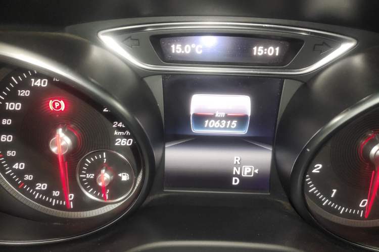 Used Mercedes-Benz GLA 2017 GLA 200 Sport Edition Odometer Close Up