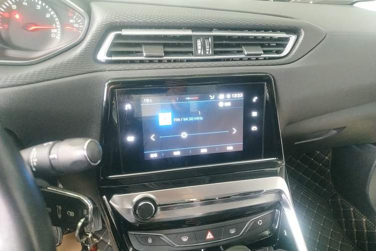 Used Peugeot 308 2018 1.6L Automatic Luxury Edition Audio And AC Panel