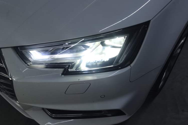 Used Audi A4L 2018 30th Anniversary Edition 40 TFSI Fashion Model Left Front Headlight