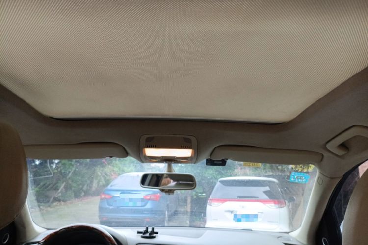 Used Audi Q5 2011 2.0TFSI Comfort Version Headliner