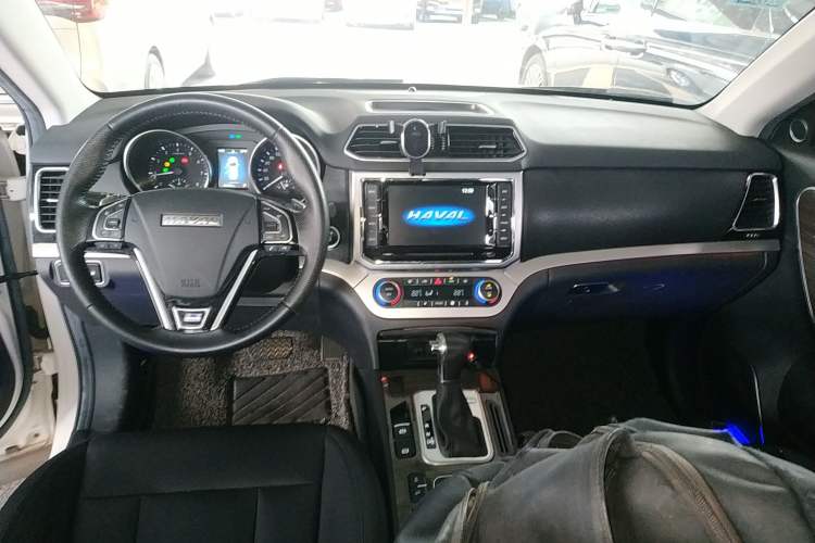 Used Haval H6 Coupe 2016 Blue Label 1.5T Automatic Two-Wheel Drive Elite Model Center Console