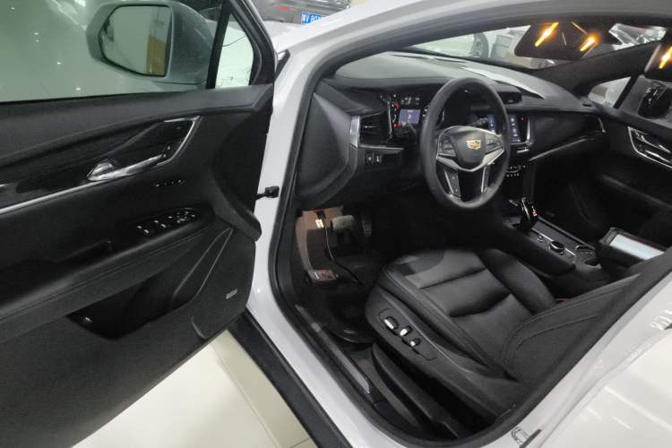 Used Cadillac XT5 2022 2.0T Two-Wheel Drive Luxury Version
