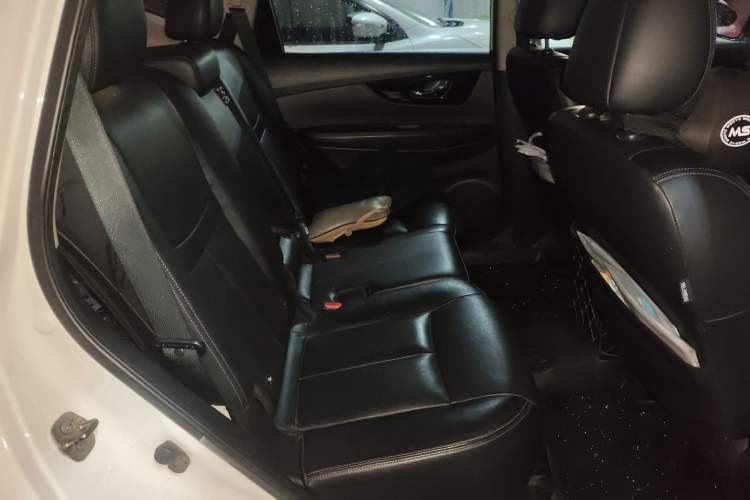 Used Nissan X-Trail 2020 2.0L XL ITS 3-Row CVT 2WD SmartConnect 7-Seater Comfort Edition Left Rear Seat