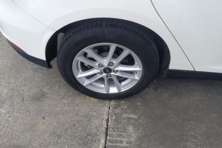 Used Ford Focus 2017 Hatchback 1.6L Automatic Fashion Edition Smart Drive Version
