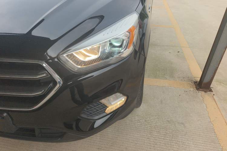 Used Ford Kuga 2019 EcoBoost 180 Two-Wheel-Drive Platinum Edition China VI Standard
