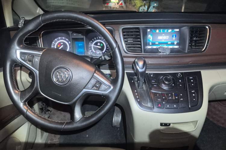 Used Buick GL8 2018 28T Luxury Model China VI Standard
