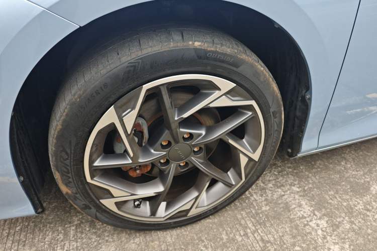 Used AION S Plus 2023 80 Tech Edition Ternary Lithium Left Front Wheel Hub