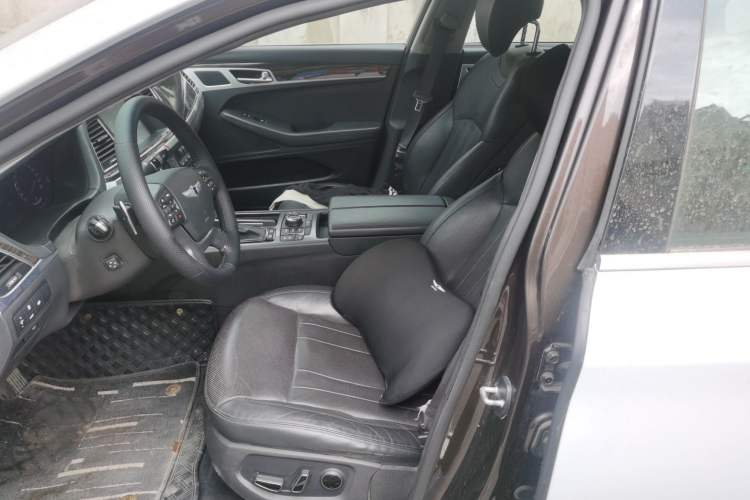 Used Hyundai Genesis 2015 3.0GDi Four-Wheel Drive Luxury Edition
