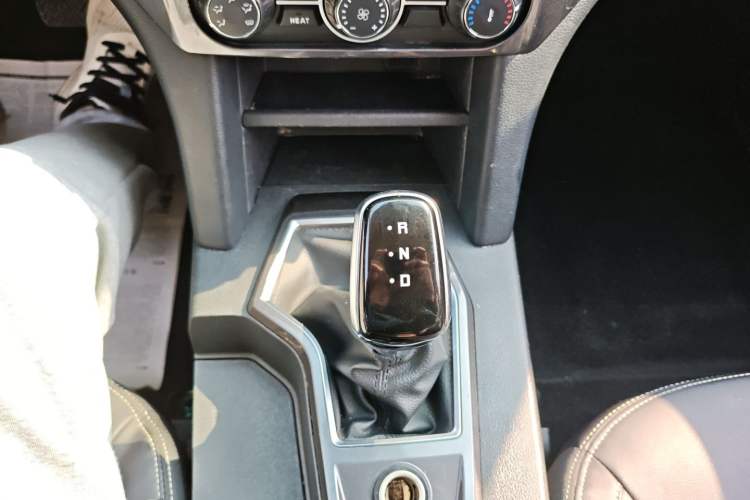 Used JMC Yuhu EV 2022 4x2 LX JX1032PSEF5BEV Gear Lever