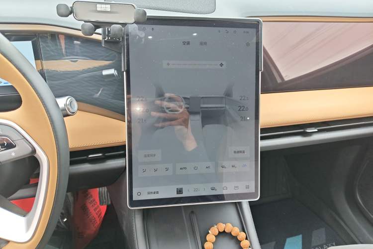 Used Geely Galaxy L7 2024 1.5T 115 km PLUS Dragon Edition Audio And AC Panel