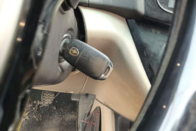 Used Jinbei 750 2015 1.5L Flagship Model
