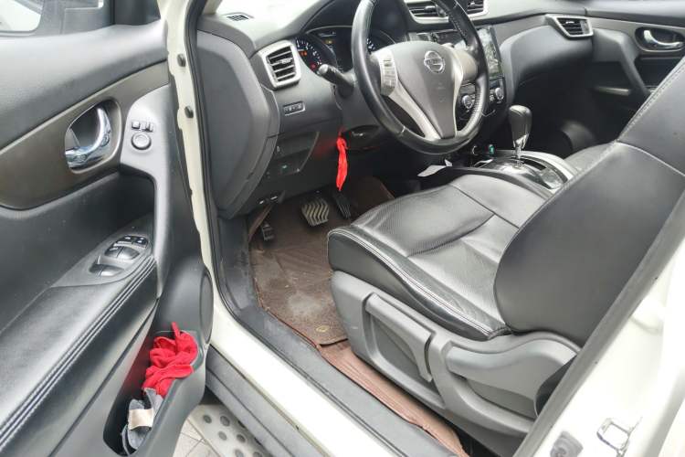 Used Nissan X-Trail 2014 2.0L CVT Comfort Edition 2WD Driver Seat