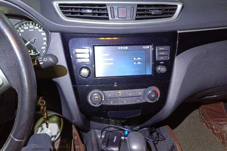 Used Nissan Qashqai 2017 2.0L CVT Smart Enjoyment Version China V Standard Audio And AC Panel