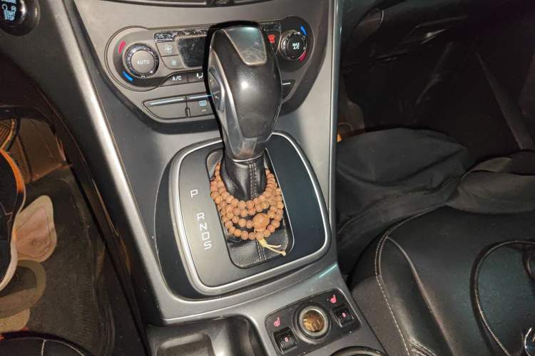 Used Ford Kuga 2015 1.5L GTDi Four-Wheel-Drive Elite Model Gear Lever