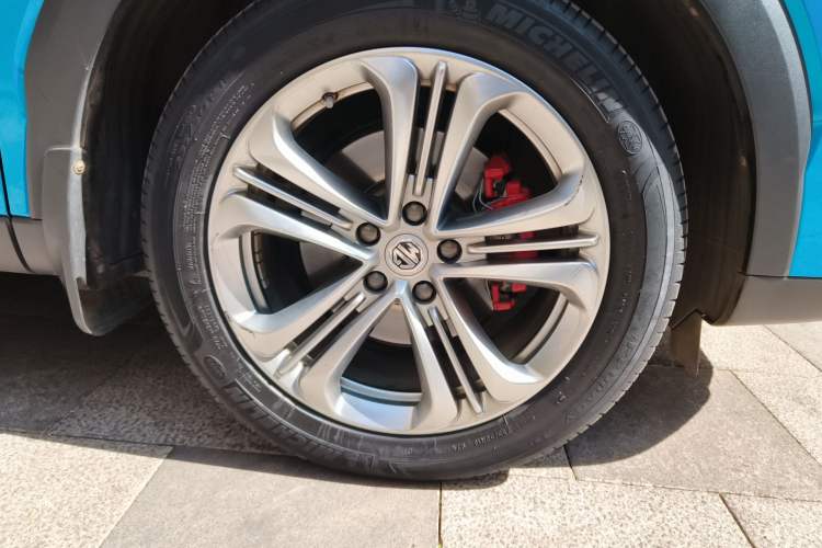 Used MG HS 2018 30T Automatic All-Wheel Drive Trophy Hormone-Infused Version China V Standard Right Front Wheel Hub