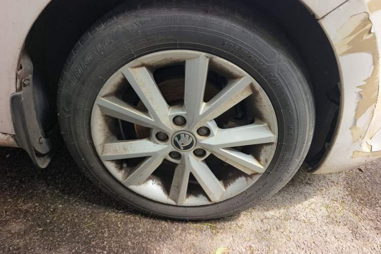 Used Skoda Rapid 2013 1.6L Manual Preferred Version
