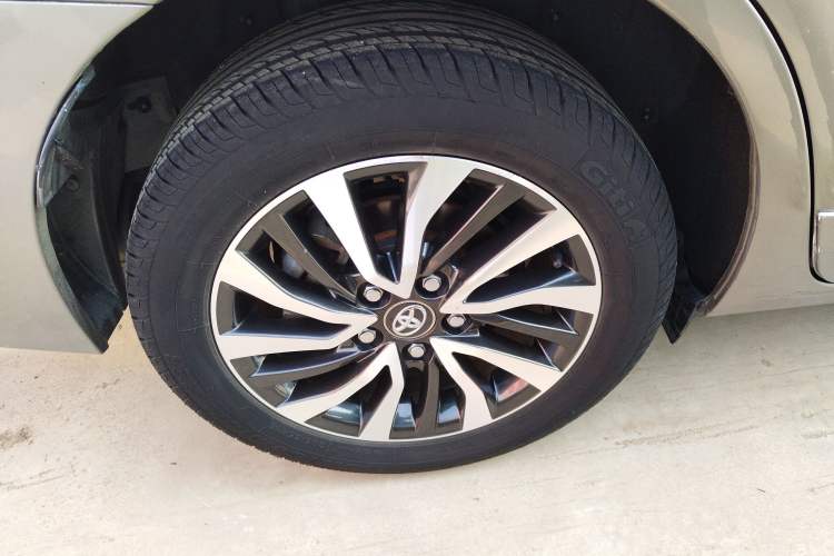 Used Toyota Corolla 2017 Revised Dual-Engine 1.8L E-CVT Elite Edition