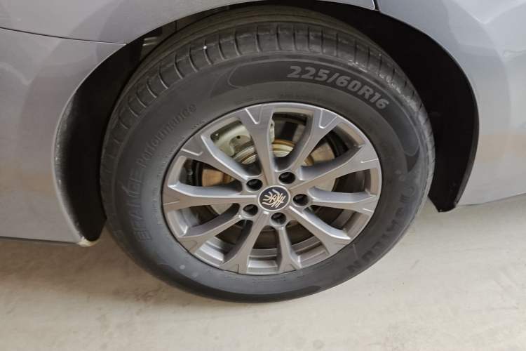 Used BYD Qin L 2024 DM-i 80KM Leading Model Right Rear Wheel Hub