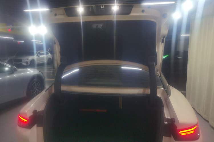 Used ARCFOX Alpha S5 2024 560MAX 185kW Trunk