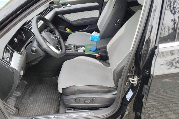 Used Volkswagen Magotan 2025 Zhongxiang Version 330TSI DSG Luxury Edition