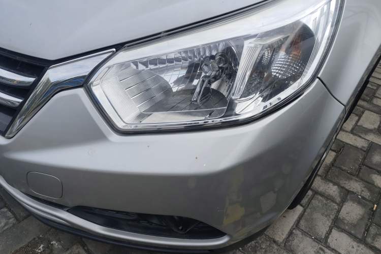 Used Venucia R50 2015 1.6L Automatic Fashion Edition