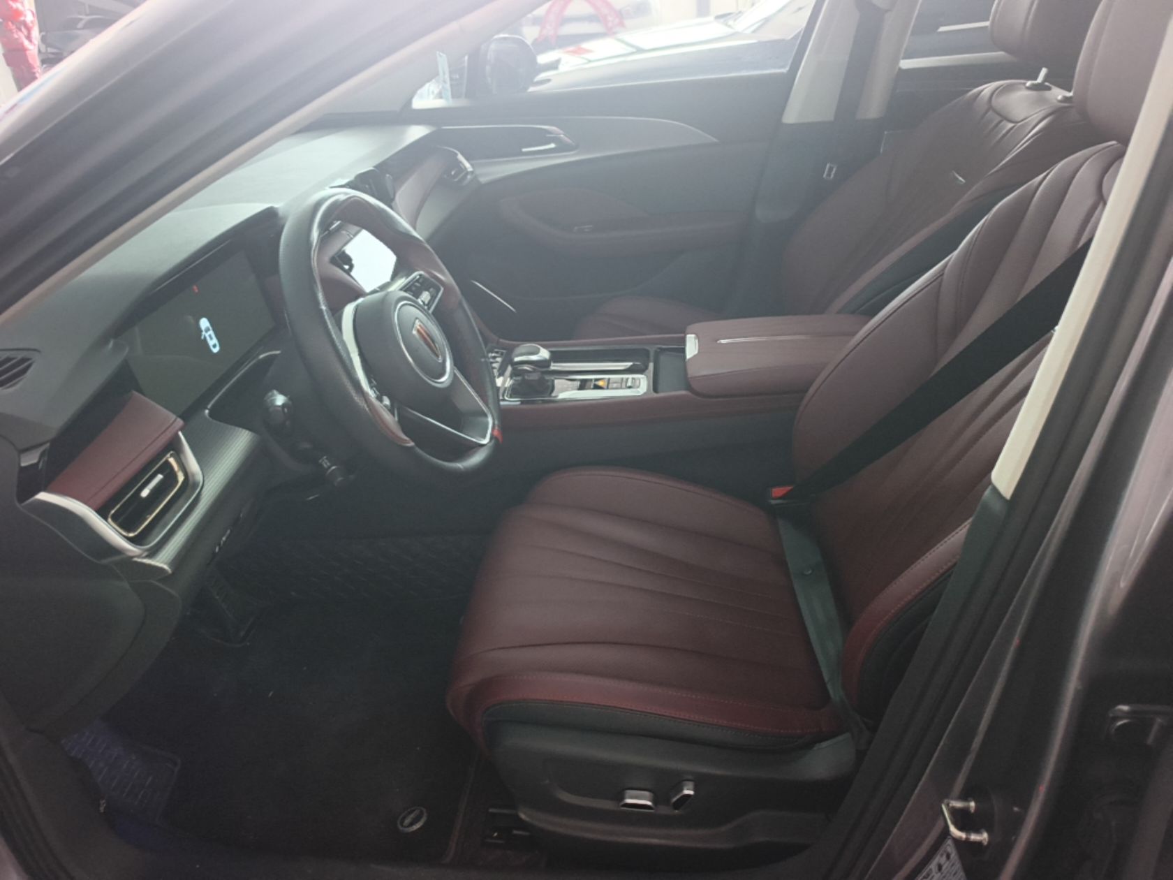 Hongqi H5 2024 2.0T Automatic Smart Connect Flagship Edition - Chinese Trim Xiang — снимка 17