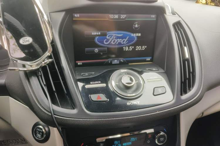 Used Ford Kuga 2013 2.0L GTDi Four-Wheel Drive Premium Model Audio And AC Panel