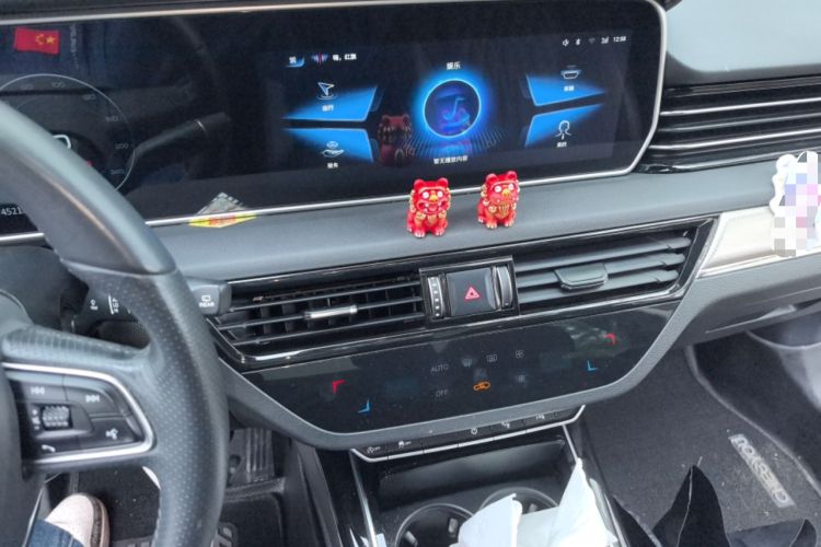 Used Hongqi HS5 2022 Revised Version 2.0T Smart Connect Flagship Edition Audio And AC Panel