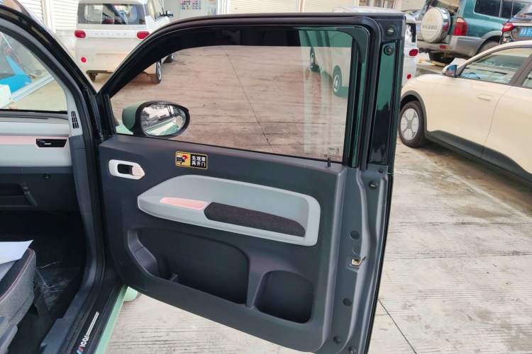 Used Chery New Energy QQ Ice Cream 2022 170km Sundae Phosphate Lithium-Ion